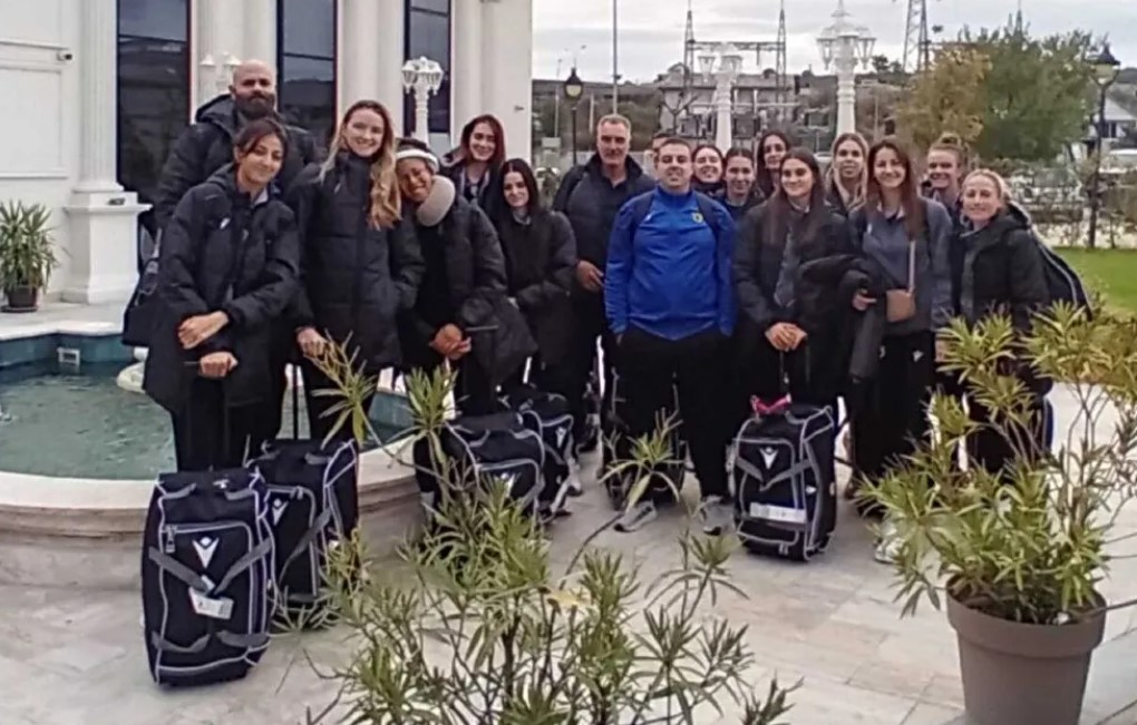 volley women aek