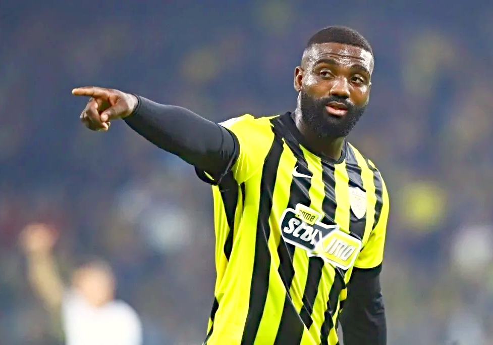 pierrot aek