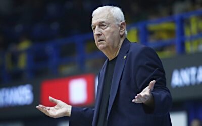 Εντονη δυσαρέσκεια στην ΑΕΚ για τη διαιτησία των Πιτσίλκα, Σκανδαλάκη, Μηλαπίδη